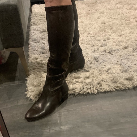 Tall brown leather boots - Picture 2 of 6